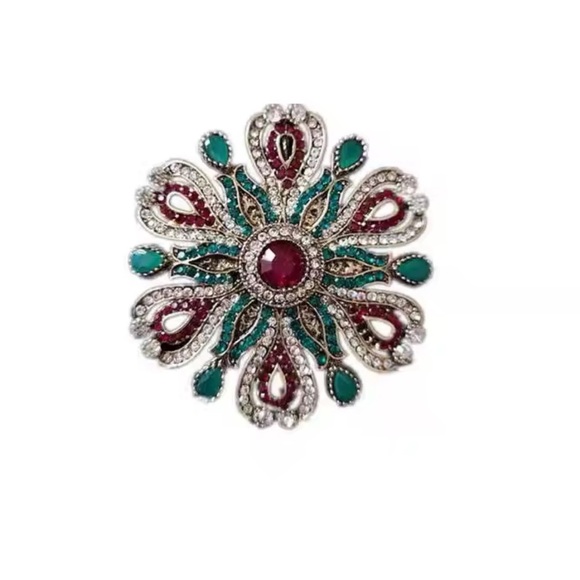 Vintage Baroque Queen Crystal Elegant Brooch - Picture 8 of 12